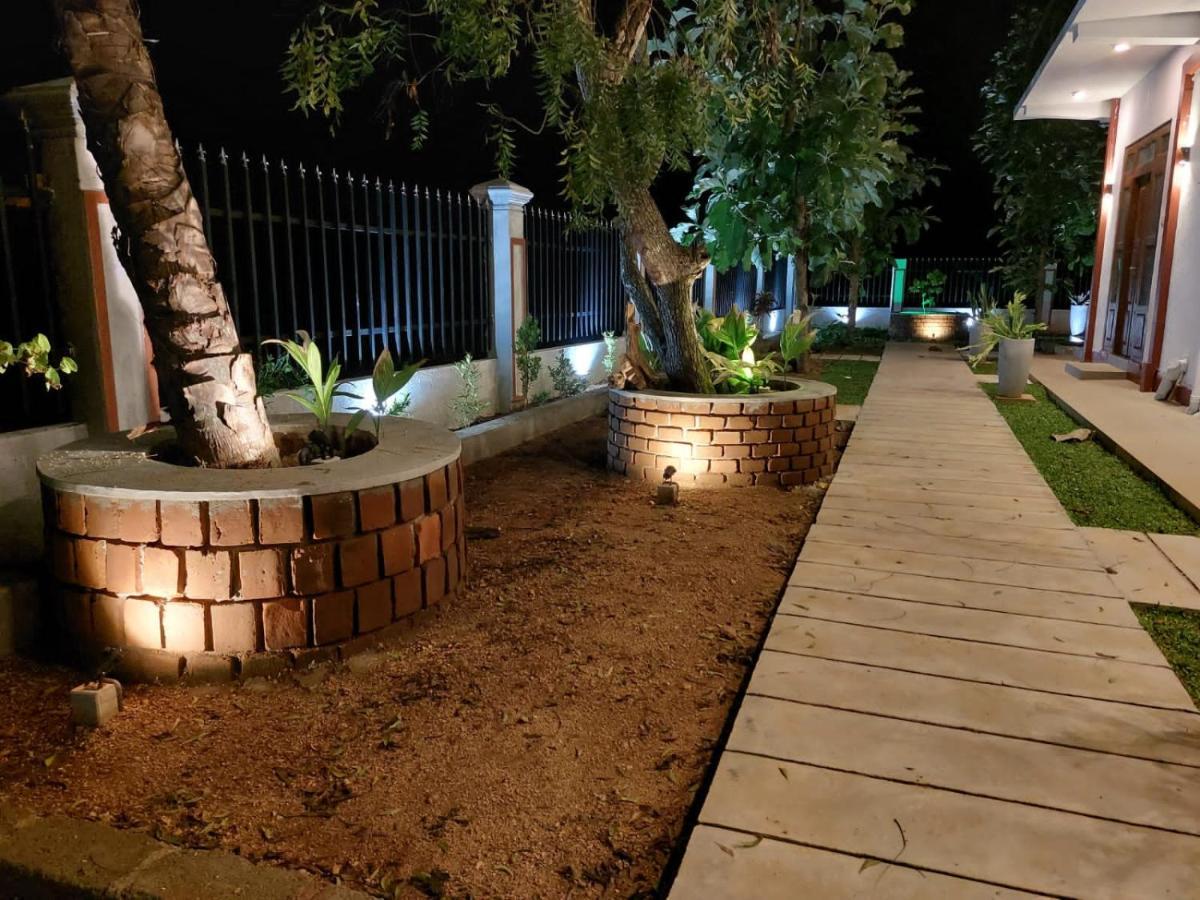 אנוראדפורה Green Shield Resort מראה חיצוני תמונה
