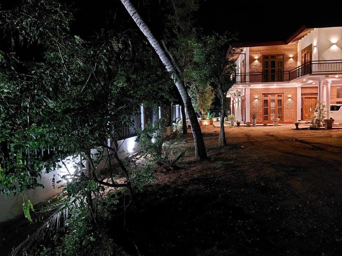 אנוראדפורה Green Shield Resort מראה חיצוני תמונה