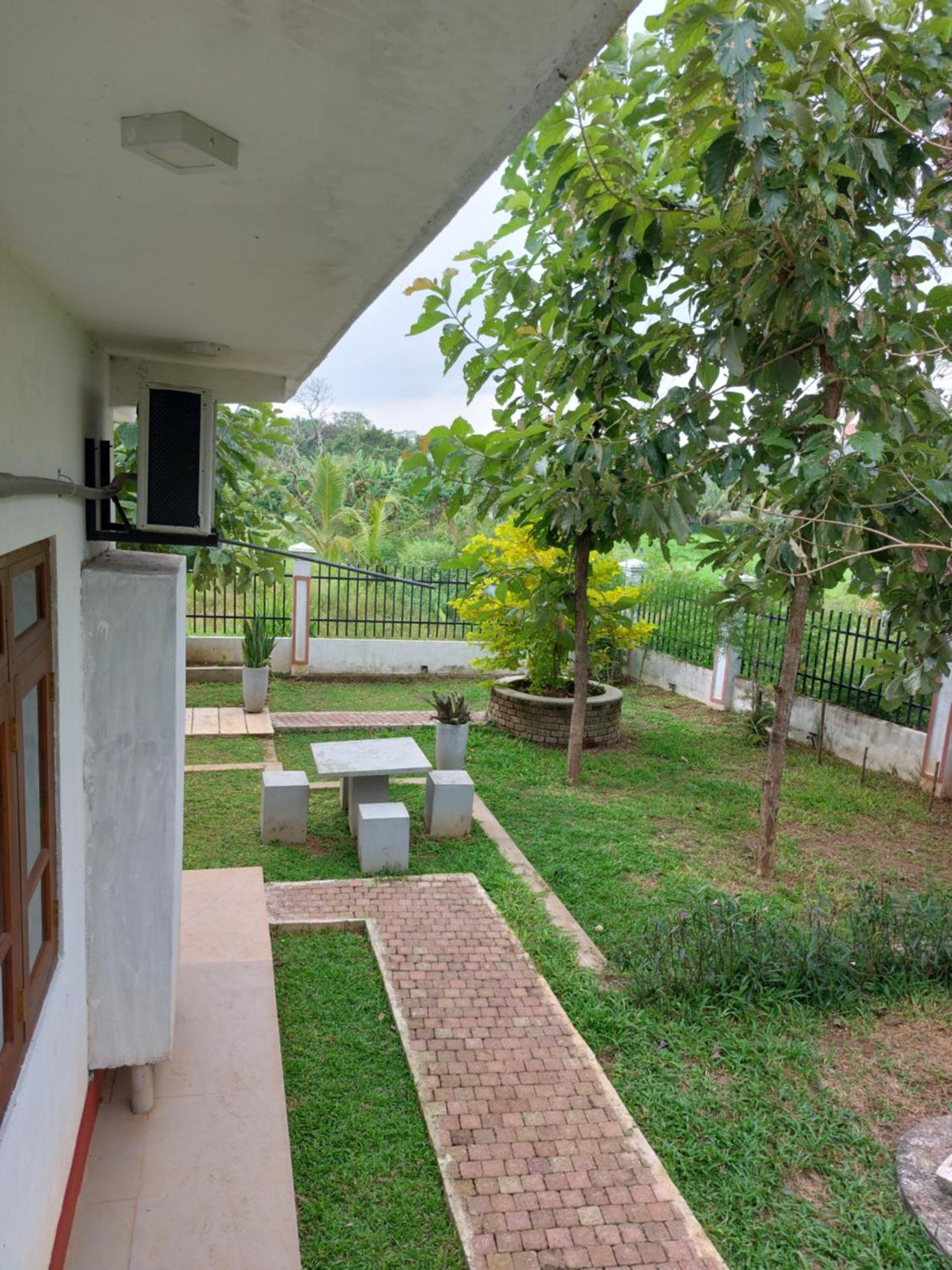 אנוראדפורה Green Shield Resort מראה חיצוני תמונה