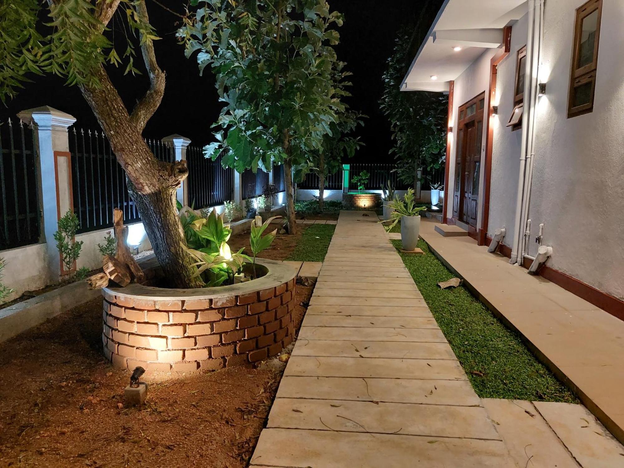 אנוראדפורה Green Shield Resort חדר תמונה